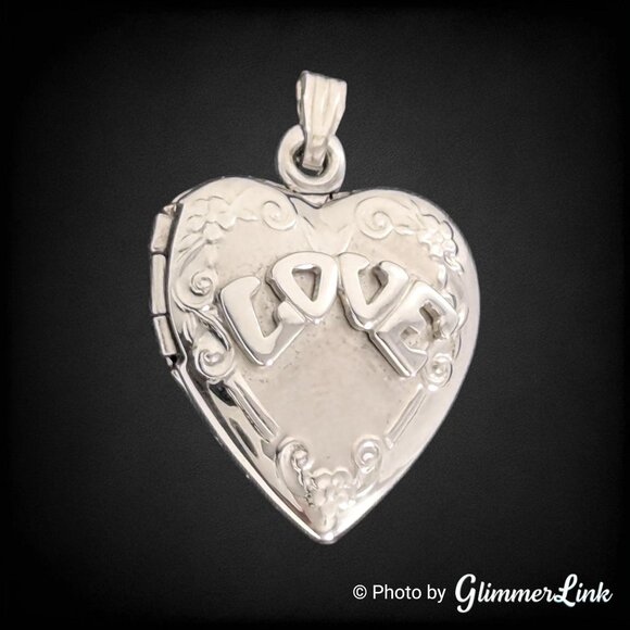 Vintage Sterling Silver LOVE Heart Locket Pendant - Picture 6 of 10